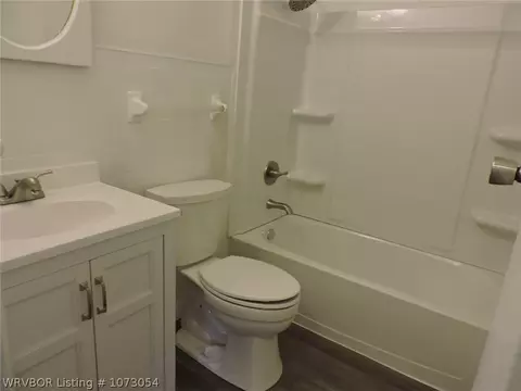 Bath - 3605 Northview Dr, Fort Smith, AR 72904 photo 1 of 1