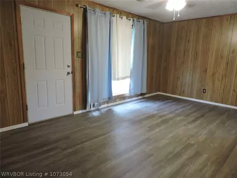 Living - 3605 Northview Dr, Fort Smith, AR 72904 photo 2 of 2
