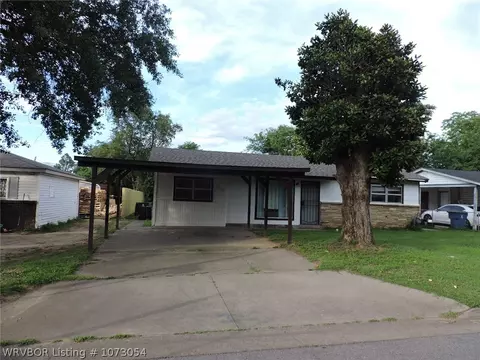 Exterior - 3605 Northview Dr, Fort Smith, AR 72904 photo 5 of 6