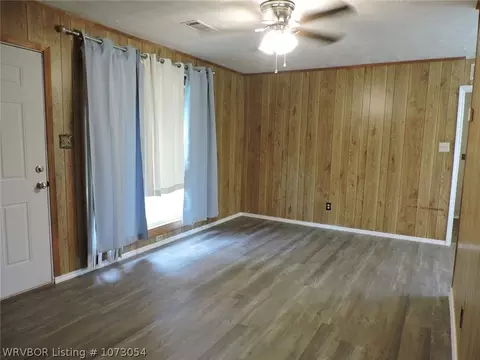 Living - 3605 Northview Dr, Fort Smith, AR 72904 photo 1 of 2