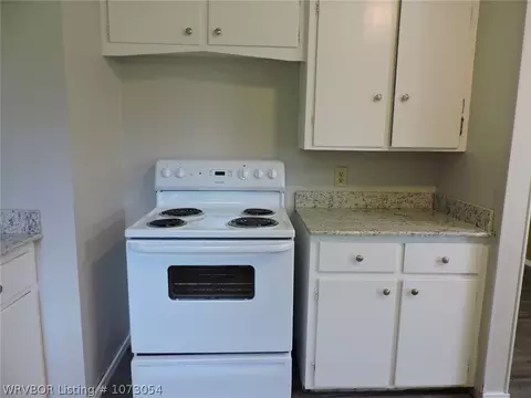 Kitchen - 3605 Northview Dr, Fort Smith, AR 72904 photo 2 of 3