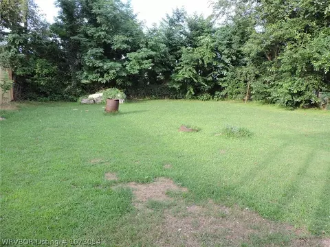 Exterior - 3605 Northview Dr, Fort Smith, AR 72904 photo 4 of 6