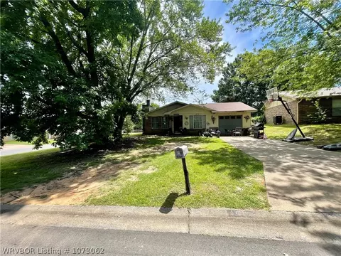 1512 14th Cir, Barling, AR 72923 photo 2