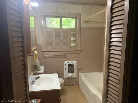 Bath - 1114 39th St, Fort Smith, AR 72904 photo 2 of 2