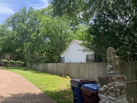 Exterior - 1114 39th St, Fort Smith, AR 72904 photo 2 of 4