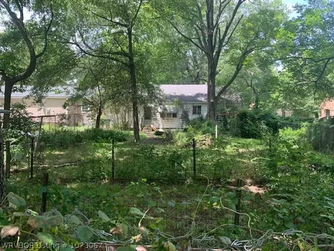 Exterior - 1114 39th St, Fort Smith, AR 72904 photo 4 of 4
