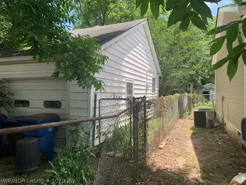 Exterior - 1114 39th St, Fort Smith, AR 72904 photo 3 of 4