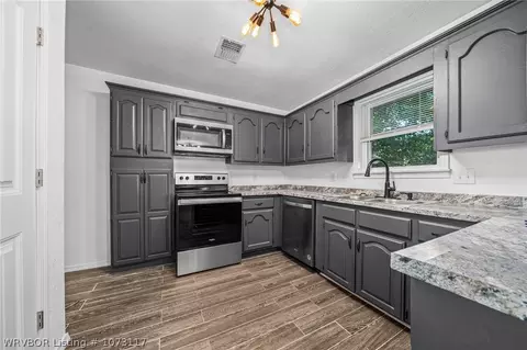 Kitchen - 302 Roberts Loop, Roland, OK 74954 photo 1 of 2