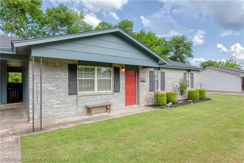 502 8th St, Barling, AR 72923 photo 2