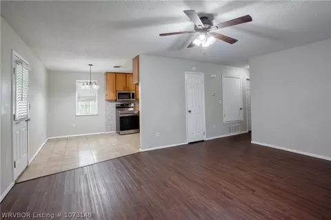 502 8th St, Barling, AR 72923 photo 8