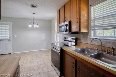 502 8th St, Barling, AR 72923 photo 11