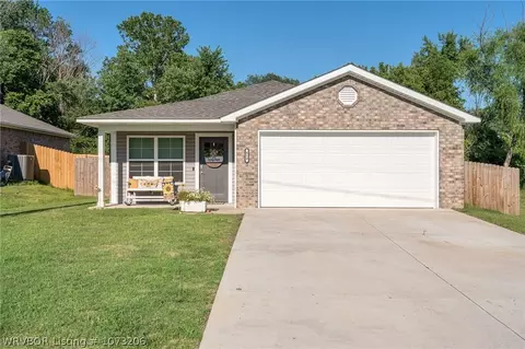 614 N Oak St, Hackett, AR 72937