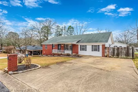 2520 Oakwood Dr, Malvern, AR 72104
