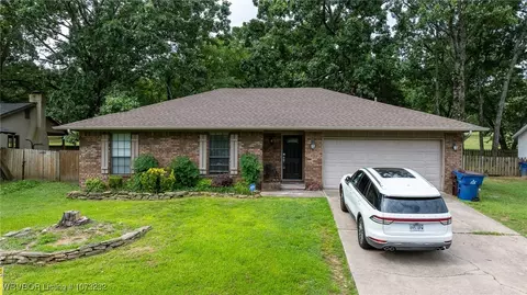 2616 Brooken Hill Dr, Fort Smith, AR 72908
