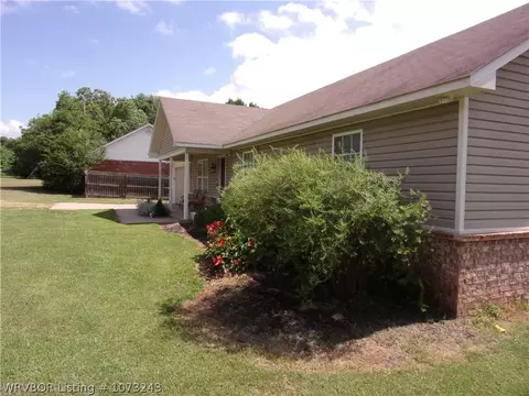 Exterior - 1006 2nd St, Ozark, AR 72949 photo 4 of 15