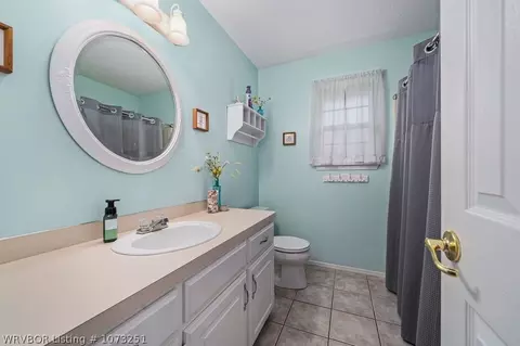 Bath - 8608 Skypark Dr, Fort Smith, AR 72903 photo 4 of 5