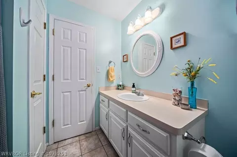 Bath - 8608 Skypark Dr, Fort Smith, AR 72903 photo 5 of 5