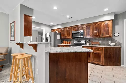 Kitchen - 8608 Skypark Dr, Fort Smith, AR 72903 photo 4 of 4