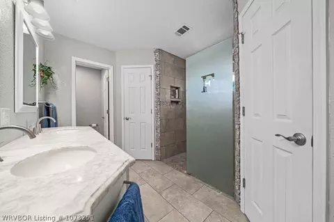 Bath - 8608 Skypark Dr, Fort Smith, AR 72903 photo 1 of 5