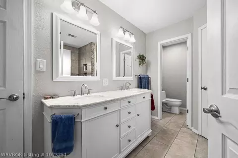 Bath - 8608 Skypark Dr, Fort Smith, AR 72903 photo 2 of 5