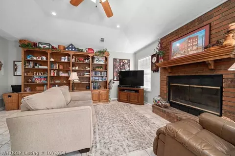 Living - 8608 Skypark Dr, Fort Smith, AR 72903 photo 1 of 2