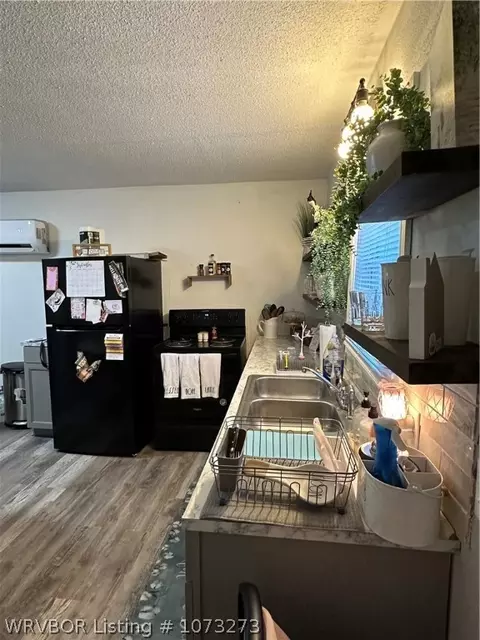 Kitchen - 723 Short Mountain St, Paris, AR 72855 photo 3 of 3