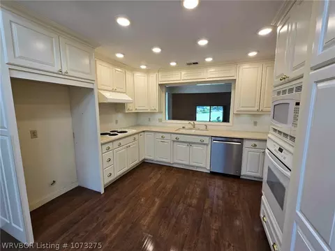 Kitchen - 5701 Free Ferry Rd #32, Fort Smith, AR 72903 photo 4 of 4
