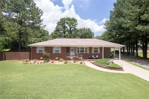 655 6th St, Booneville, AR 72927