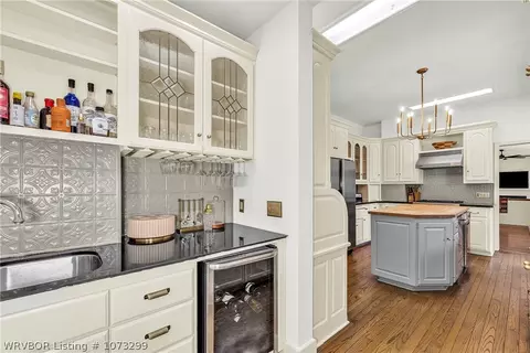 Kitchen - 3830 Free Ferry Rd, Fort Smith, AR 72903 photo 4 of 5