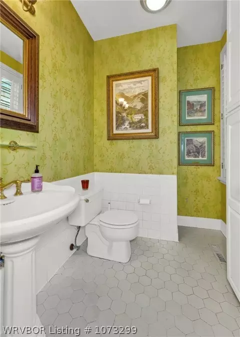 Bath - 3830 Free Ferry Rd, Fort Smith, AR 72903 photo 4 of 7