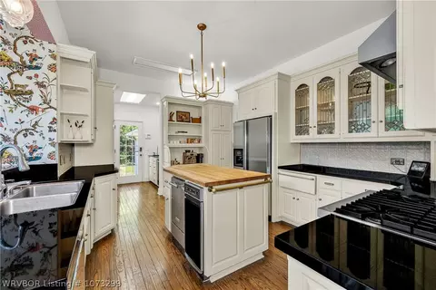 Kitchen - 3830 Free Ferry Rd, Fort Smith, AR 72903 photo 2 of 5