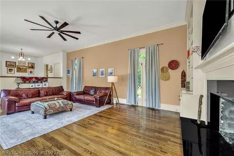 Living - 3830 Free Ferry Rd, Fort Smith, AR 72903 photo 4 of 5