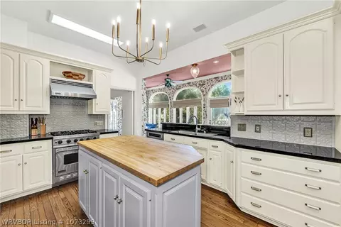 Kitchen - 3830 Free Ferry Rd, Fort Smith, AR 72903 photo 3 of 5