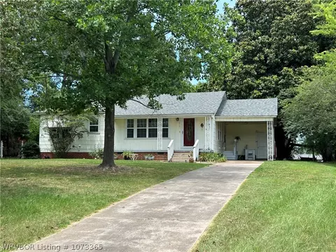 1612 School St, Ozark, AR 72949