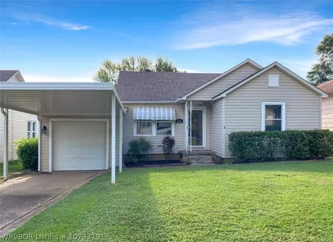 208 43rd St, Fort Smith, AR 72903