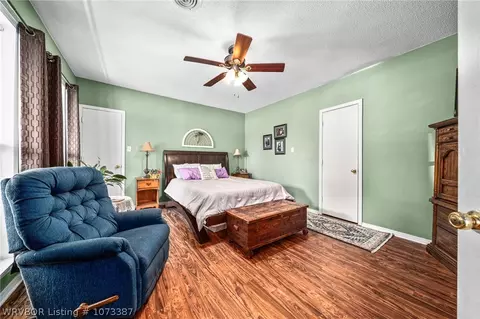 Bedroom - 1308 Raleigh St, Lavaca, AR 72941 photo 3 of 5