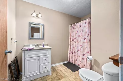 Bath - 1308 Raleigh St, Lavaca, AR 72941 photo 5 of 5