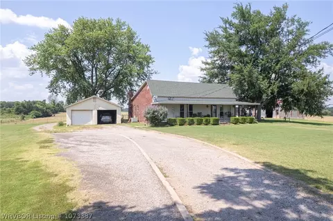 Exterior - 1308 Raleigh St, Lavaca, AR 72941 photo 9 of 10
