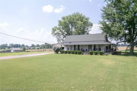 Exterior - 1308 Raleigh St, Lavaca, AR 72941 photo 4 of 10