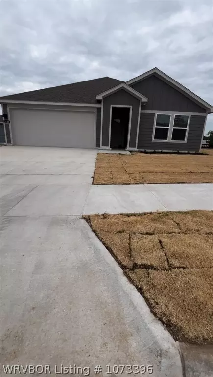 2638 N Snowball Dr, Fayetteville, AR 72704