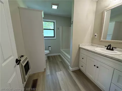 Bath - 4913 S 32nd St, Fort Smith, AR 72903 photo 1 of 1