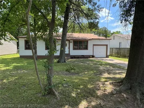 4913 S 32nd St, Fort Smith, AR 72903