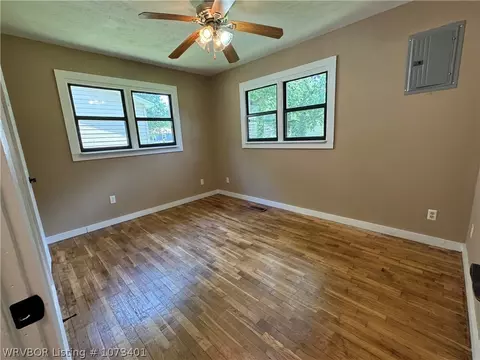 Bedroom - 4913 S 32nd St, Fort Smith, AR 72903 photo 2 of 2