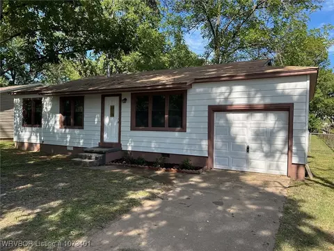 Exterior - 4913 S 32nd St, Fort Smith, AR 72903 photo 3 of 3