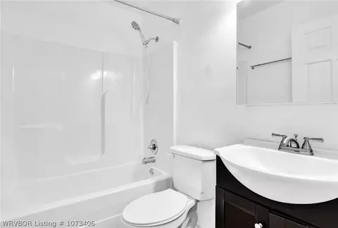 Bath - 1921 Churchill Rd, Fort Smith, AR 72904 photo 2 of 3