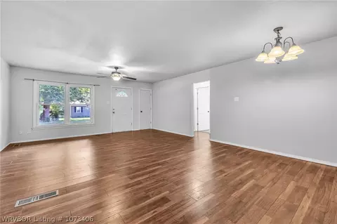 Living - 1921 Churchill Rd, Fort Smith, AR 72904 photo 2 of 3