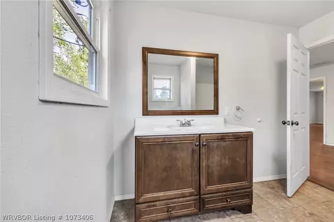 Bath - 1921 Churchill Rd, Fort Smith, AR 72904 photo 1 of 3