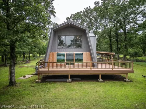 8720 Southshore Dr, Hackett, AR 72937