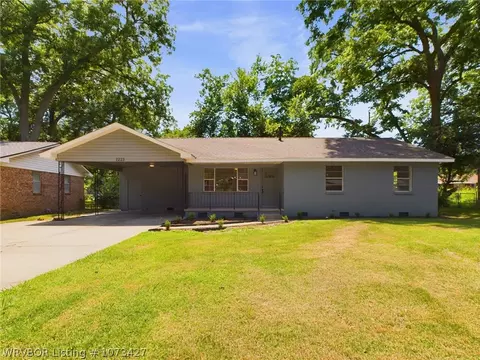2223 55th Ln, Fort Smith, AR 72904