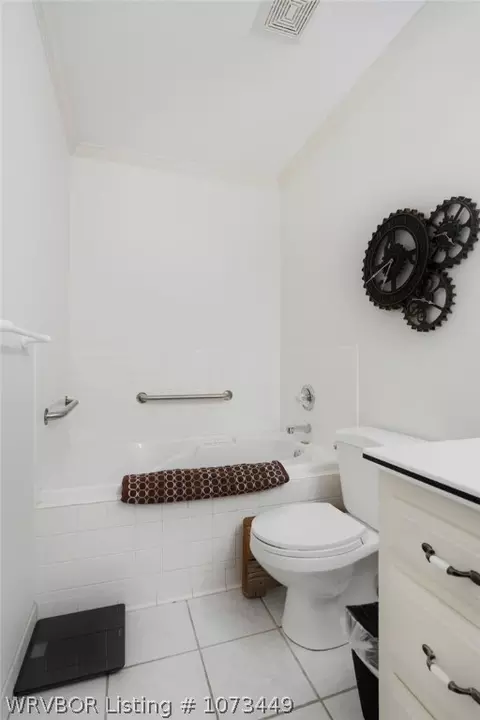 Bath - 608 7th St, Barling, AR 72923 photo 2 of 5